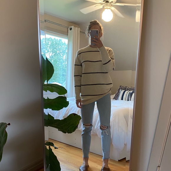 Sweater - Picture 1 of 2